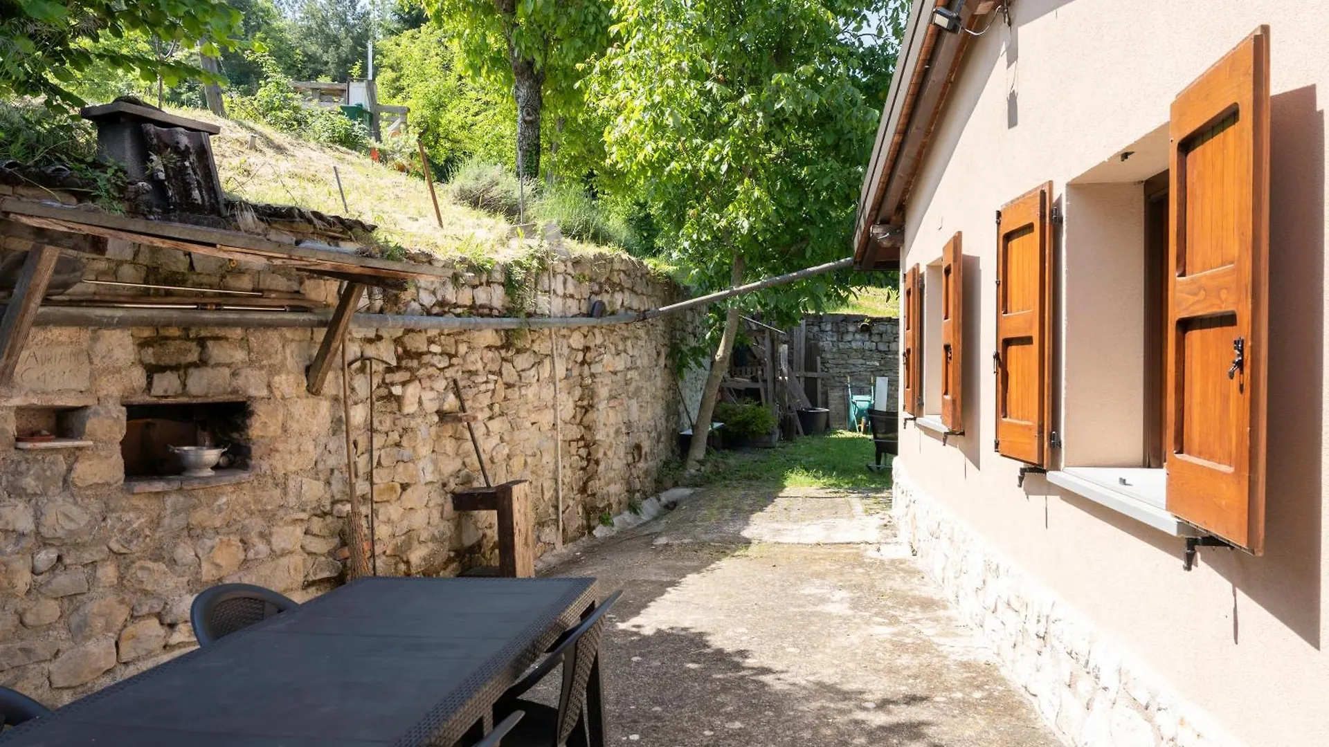 בית נופש הוילה Rocca Malatina Casa Il Nocciolo