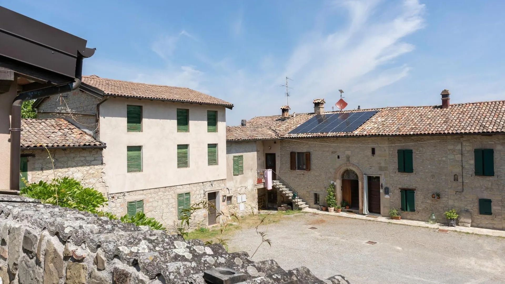 בית נופש הוילה Rocca Malatina Casa Il Nocciolo